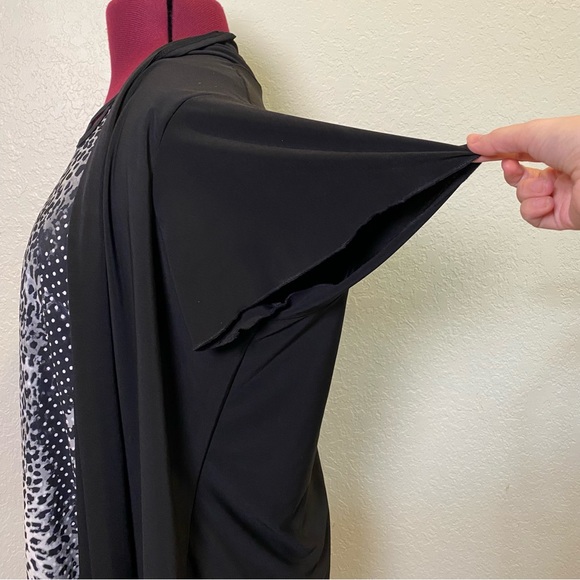 Susie in The City | Black and White Leopard Blouse with Black Cover up 2X 📓 - Picture 9 of 12